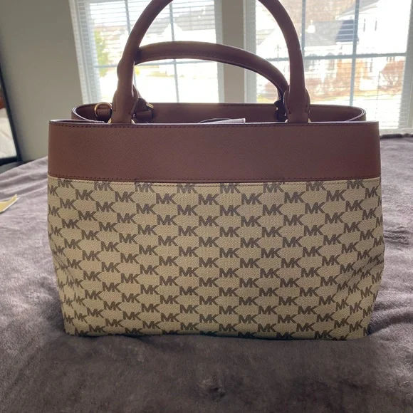 Michael Kors Brown and Cream Logo Tote - Picture 2 of 15